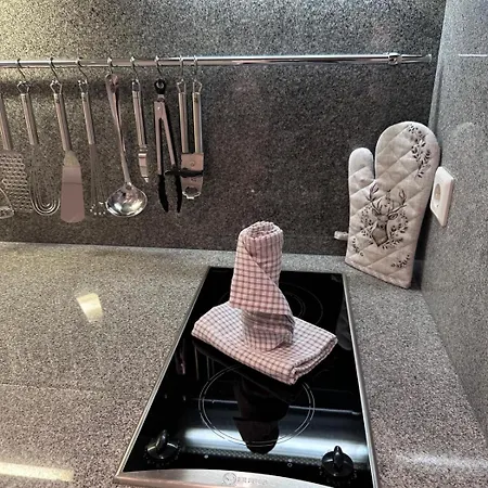 Alexandra By Monicare Apartment