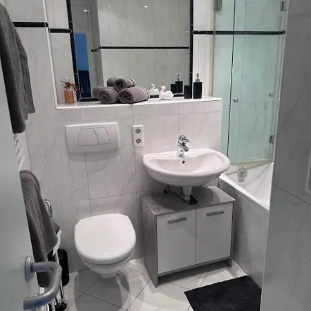 Alexandra By Monicare سيفيلد ان تيرول